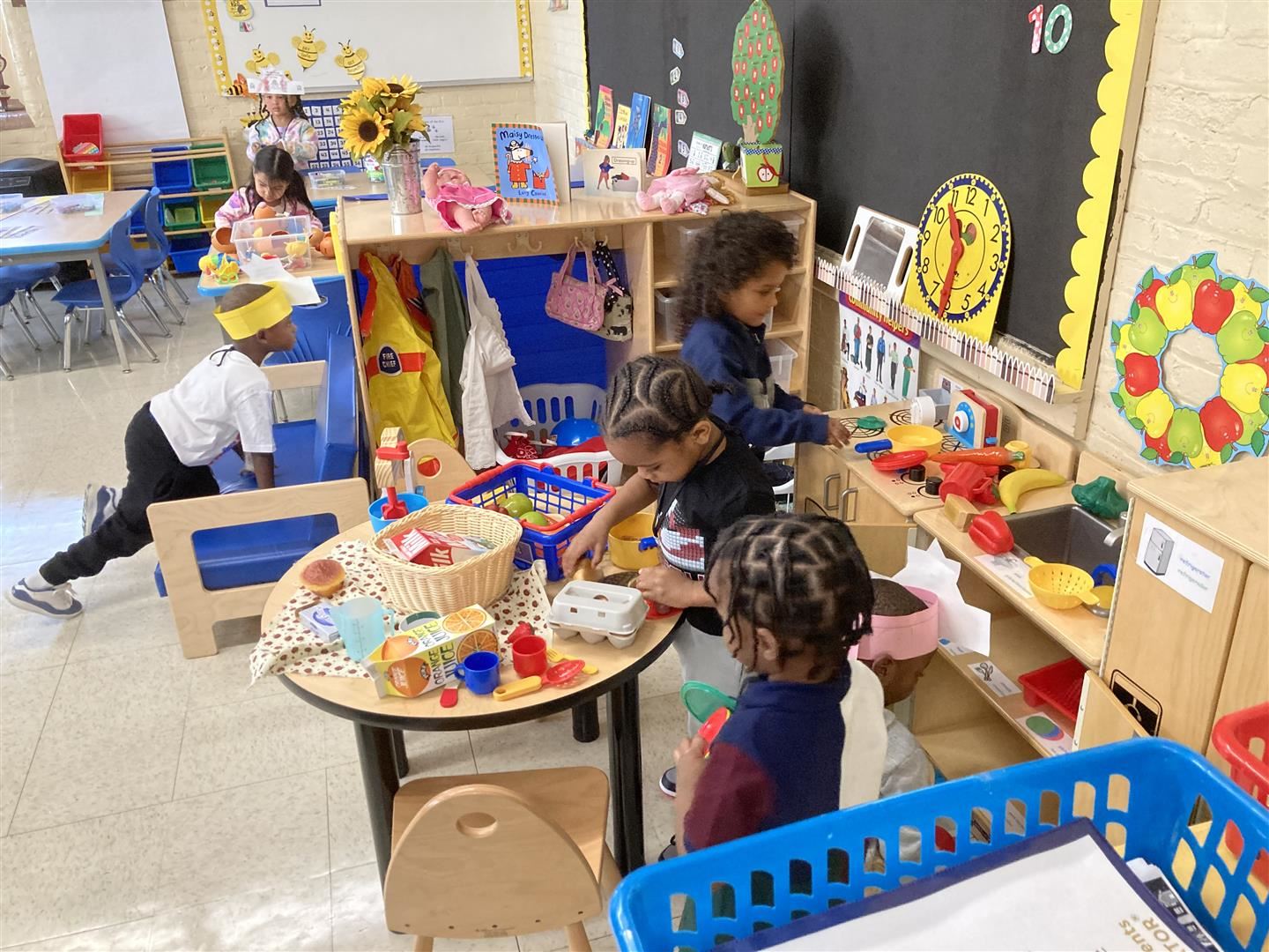  Pre-K students play in an Early Learning Center class.